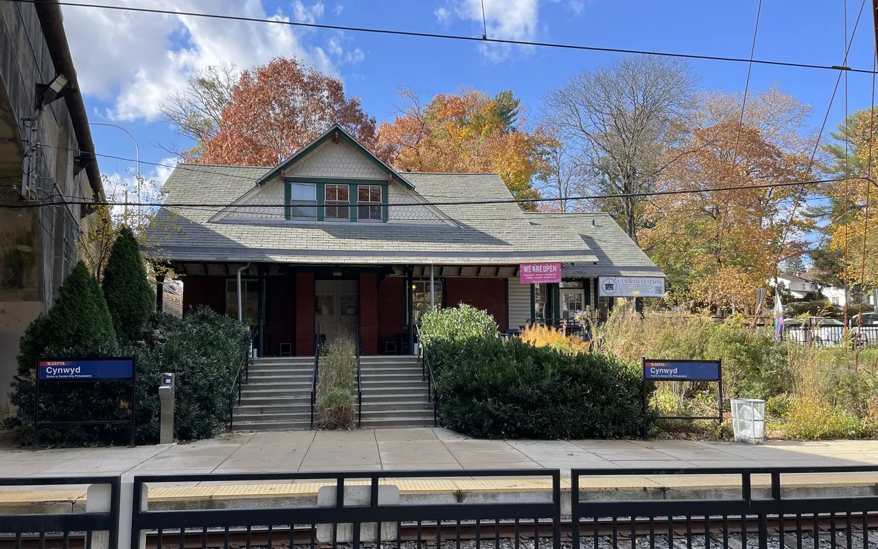 Cynwyd train station in fall
